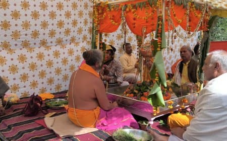 11 ब्राह्मणों द्वारा 11 बार रुद्री पाठ, एक कुंटल गन्ने के रस से अभिषेक