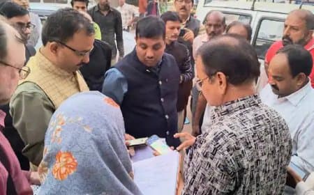 भोपाल: वोटर लिस्ट स्पेशल रिवीजन में लापरवाही, कलेक्टर ने सुपरवाइजर और BLO को किया सस्पेंड