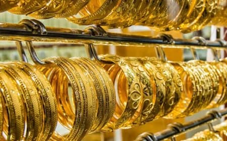 सोने में 1421 रुपए का आया उछाल... चांदी का भी 2000 बढ़ा भाव