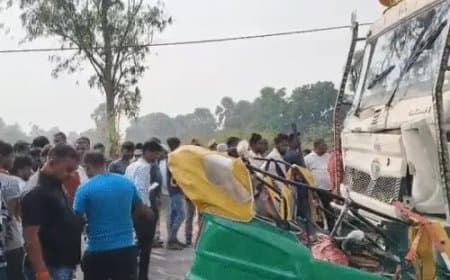 बिहार... ऑटो-ट्रक में भिड़ंत... पांच लोगों की मौत