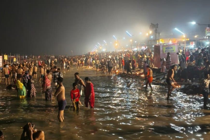 कार्तिक पूर्णिमा... आस्था का सैलाब... गंगा तट जगमगा 