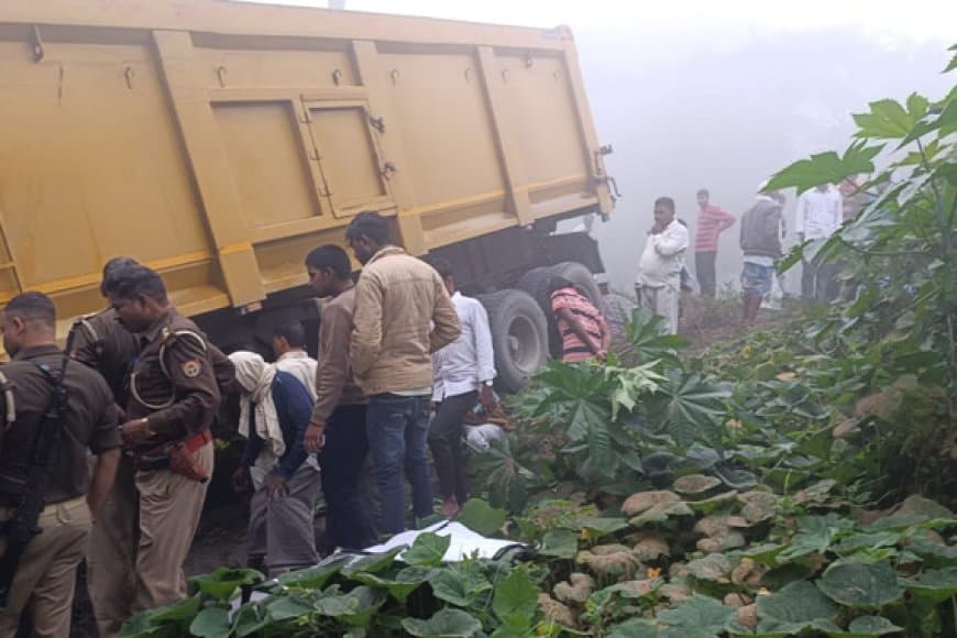 बहराइच...ट्रेलर ने बाइक को मारी टक्कर, चार लोगों की मौत
