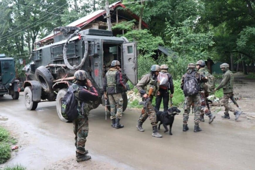 जम्मू-कश्मीर... आतंकियों और सेना के बीच मुठभेड़... जवान घायल