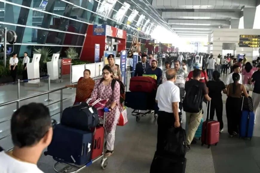 एटीसी सिस्टम खराब... हवाई सेवा पर लगा ब्रेक, यात्री होते रहे परेशान