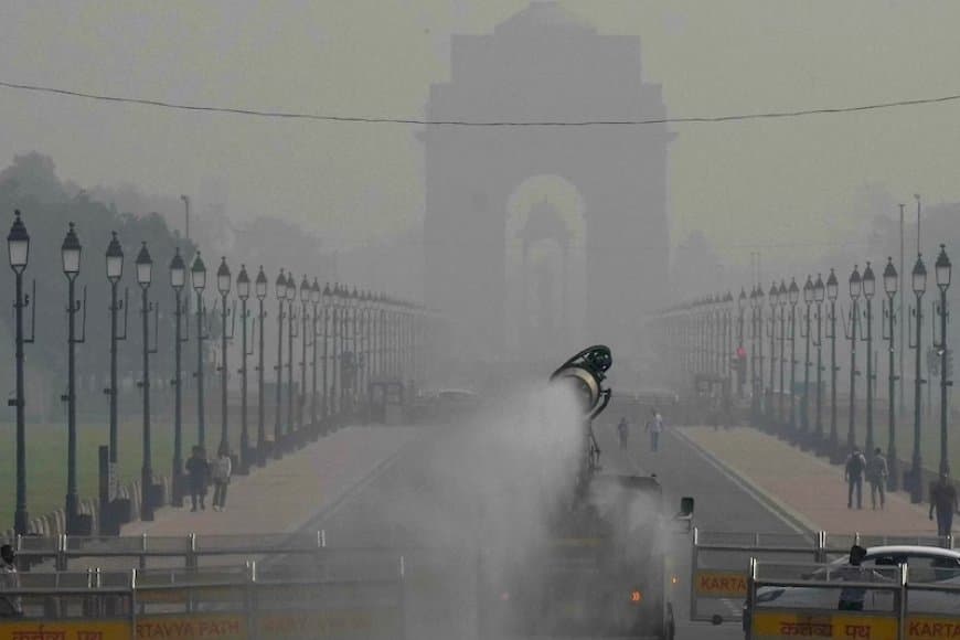  दिल्ली की हवा जहरीली... हालत गंभीर, राजधानी में ग्रैप-3 लागू 