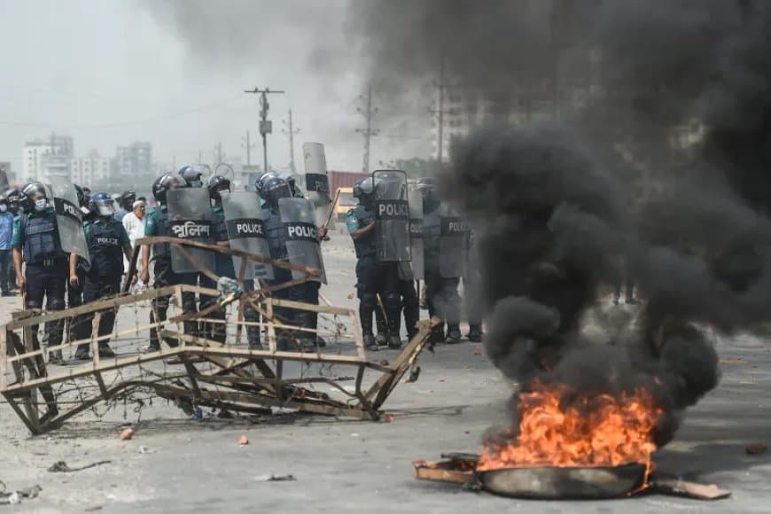 बांग्लादेश में फिर भड़की हिंसा... देखते ही गोली मारने का आदेश 