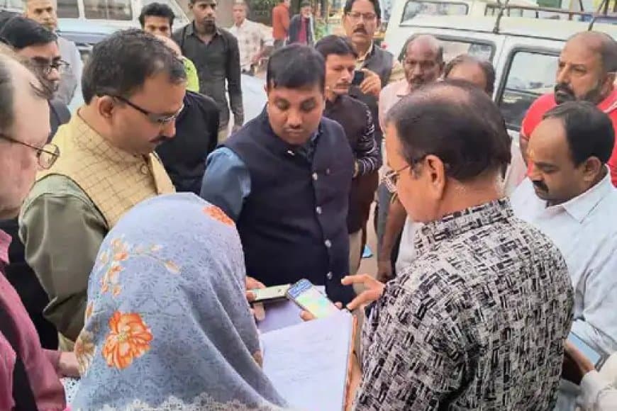 भोपाल: वोटर लिस्ट स्पेशल रिवीजन में लापरवाही, कलेक्टर ने सुपरवाइजर और BLO को किया सस्पेंड