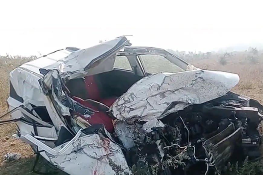 मध्यप्रदेश... गुना में ट्रक ने मारी टक्कर... कार सवार तीन युवकों की मौत