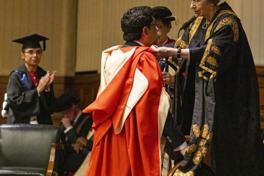 सम्मान... उद्योगपति कुमार मंगलम को मानद डॉक्टरेट की उपाधि