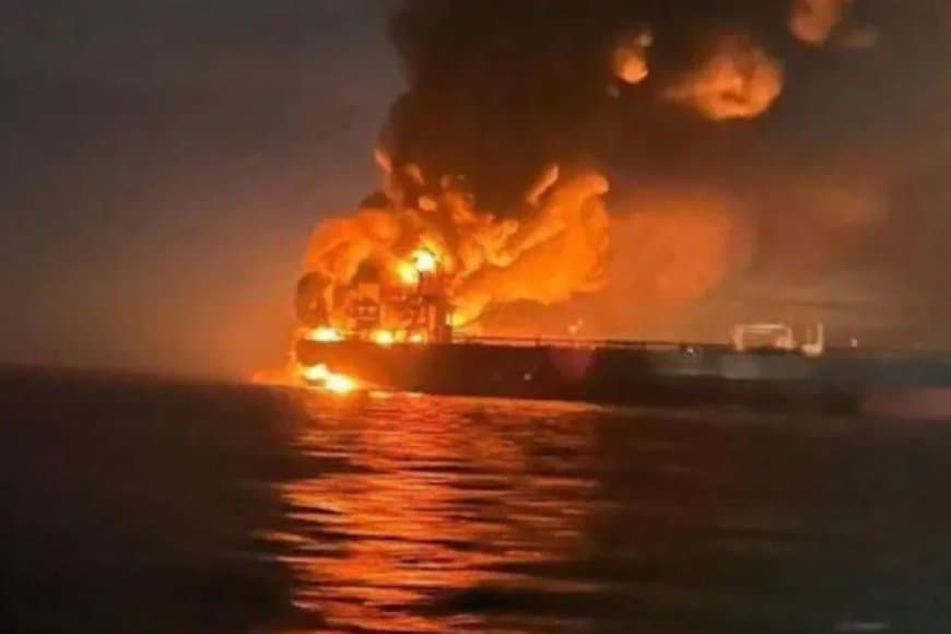 काला सागर में रूसी 'शैडो फ्लीट' के टैंकर पर मानवरहित पोत से हमला