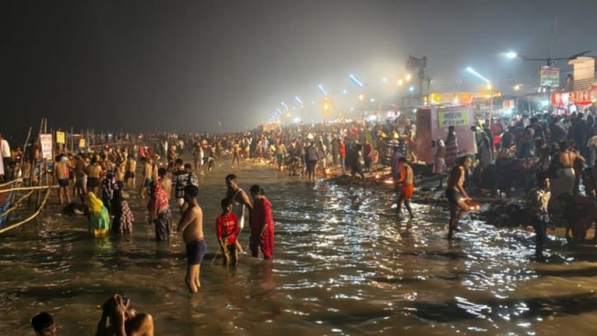 कार्तिक पूर्णिमा... आस्था का सैलाब... गंगा तट जगमगा 