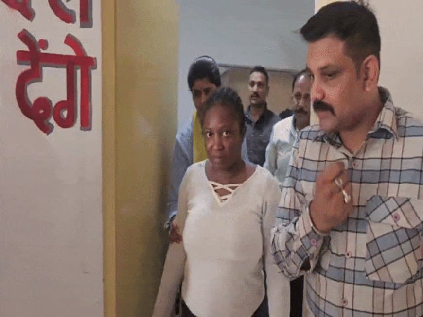 मध्यप्रदेश... अफ्रीकी महिला कोकीन के साथ इंदौर में गिरफ्तार