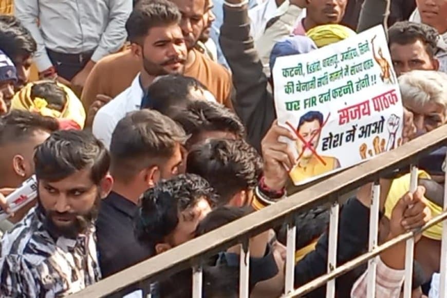 कटनी में आदिवासी भूमि खरीद विवाद: विधायक संजय पाठक के खिलाफ यूथ कांग्रेस का कलेक्ट्रेट घेराव