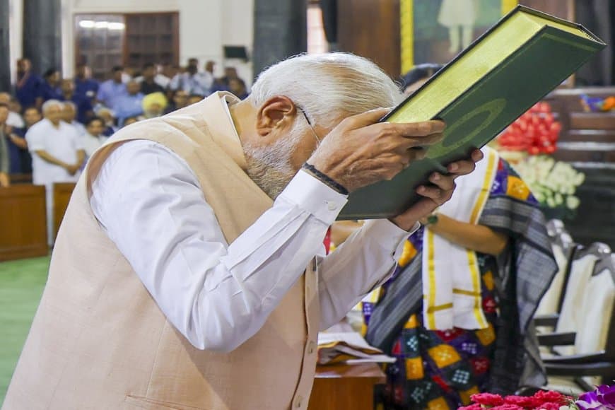 संविधान की शक्ति ने मुझ जैसे गरीब को बनाया पीएम 