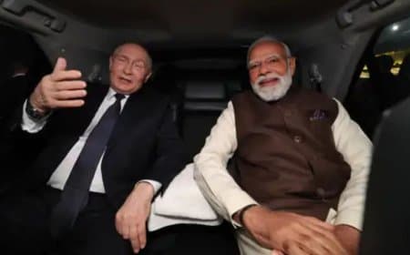 आया  भारत का दोस्त... आत्मीयता से स्वागत किया मोदी ने पुतिन