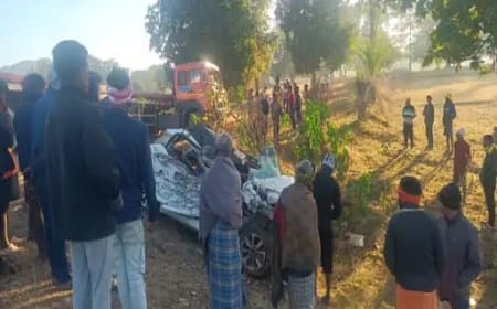 छत्तीसगढ़...ट्रेलर से टकराई कार, पांच लोगों की मौत