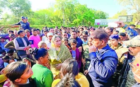 खजुराहो के गौतम रिसॉर्ट में फूड प्वाइजनिंग से 3 कर्मचारियों की मौत: परिजनों ने लगाया 6 घंटे जाम, सीएम का रूट बदला-मुख्यमंत्री, मंत्री-विधायक के न पहुंचने पर भड़की संवेदनहीनता की बहस