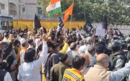 IAS संतोष वर्मा के खिलाफ भोपाल में ब्राह्मण समाज का प्रदर्शन: पुलिस ने चलाई वॉटर कैनन