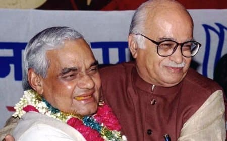 अटल संस्मरण... वाजपेयी अगर बनते राष्ट्रपति तो आडवाणी प्रधानमंत्री