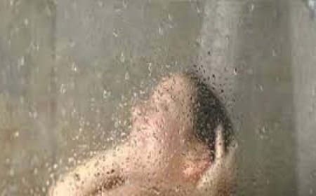 जानिए सर्दियों में किस तरह नहाएं, जिससे न पड़ें बीमार