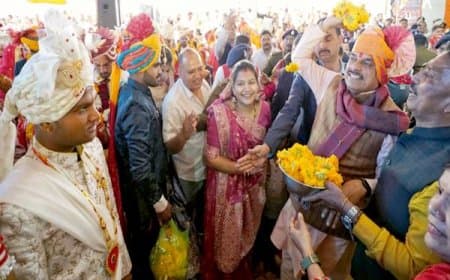 सामूहिक विवाह सामाजिक समरसता का प्रतीक- विवाह समारोह में बोले सीएम यादव