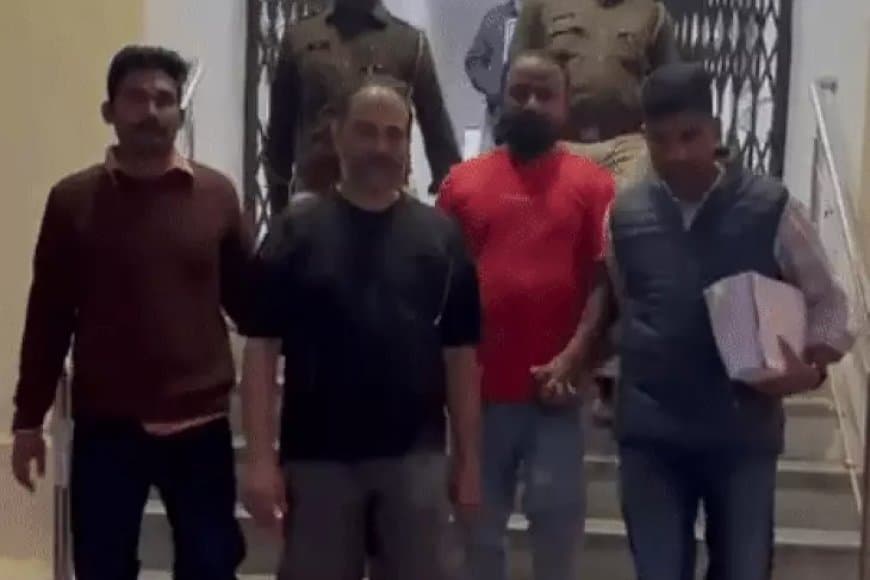 फिल्ममेकर विक्रम भट्ट ₹30 करोड़ की धोखाधड़ी में अरेस्ट; उदयपुर पुलिस करेगी ट्रांजिट रिमांड के लिए अप्लाई