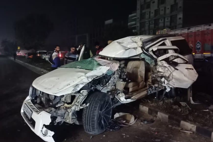 लुधियाना में डिवाइडर से टकराई कार... पांच लोगों की मौत