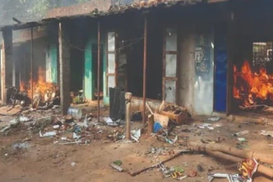 ओडिशा... आदिवासियों ने 50 घरों को जलाया... 24 घंटे के लिए इंटरनेट बंद