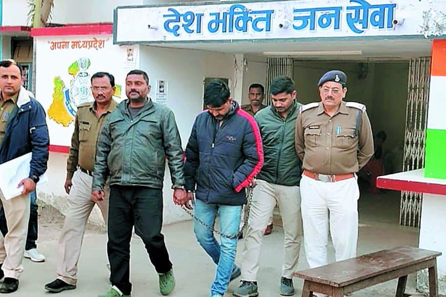 धान की बोरियों में छिपा रखा था 9 लाख का गांजा: सतना में हाई-प्रोफाइल तस्करी का भंडाफोड़, राज्यमंत्री के रिश्तेदारों पर आरोप से मचा राजनीतिक तूफ़ान