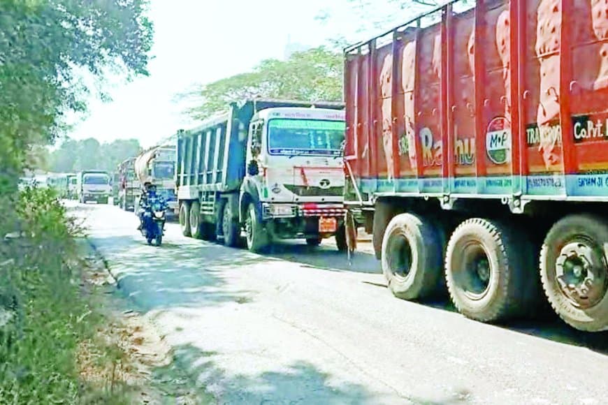 इलाज की राह में जाम बना मौत का कारण: मैहर में एंबुलेंस फंसी, समय पर उपचार न मिलने से गर्भ में ही नवजात की मौत