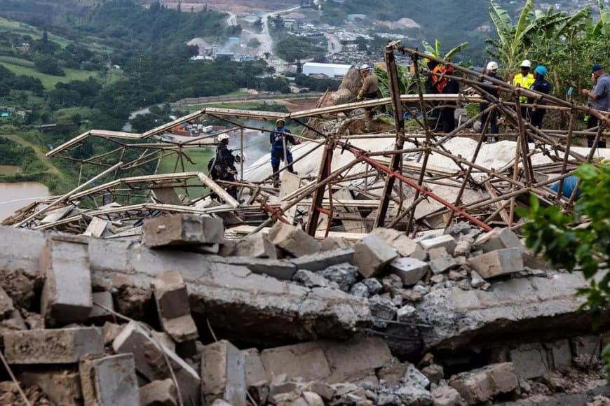 दक्षिण अफ्रीका.... निर्माणाधीन बहु मंजिला मंदिर धराशायी ... चार लोगों की मौत