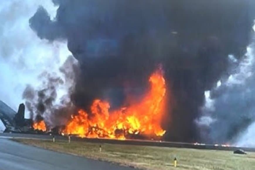 अमेरिका... लैंडिंग के दौरान प्लेन क्रैश... छह लोग थे सवार, सभी की मौत