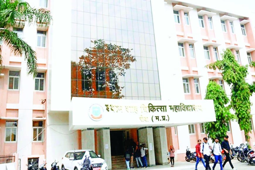 श्याम शाह मेडिकल कॉलेज में फिर उठा विवाद, गायनी विभाग की विवादित एचओडी को डीन ने एमडीआरयू का नोडल अधिकारी बनाया, गुपचुप जारी हुआ आदेश