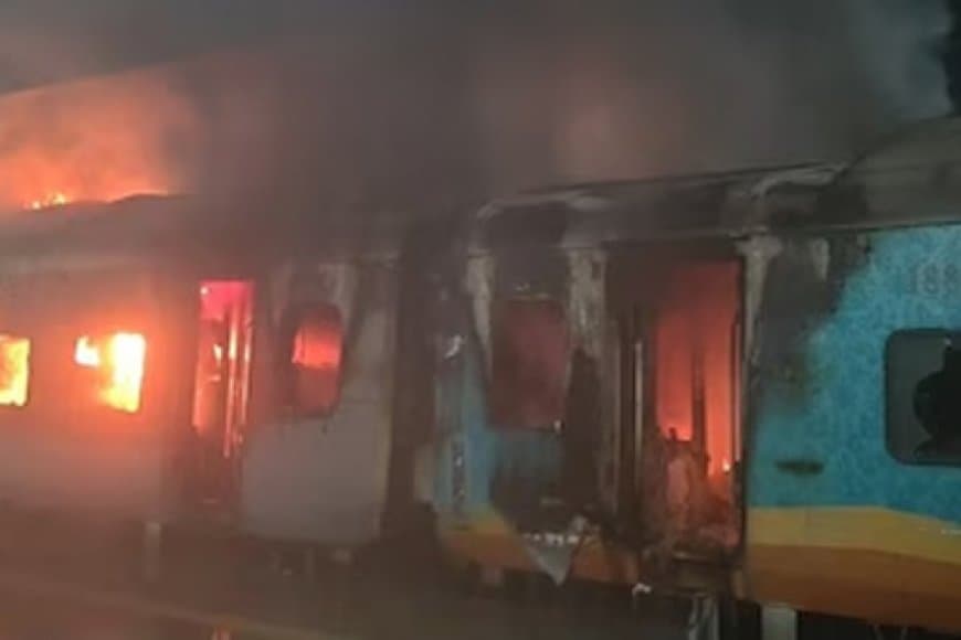 टाटानगर-एनार्कुलम एक्सप्रेस के एसी कोच में आग लगी... एक की मौत
