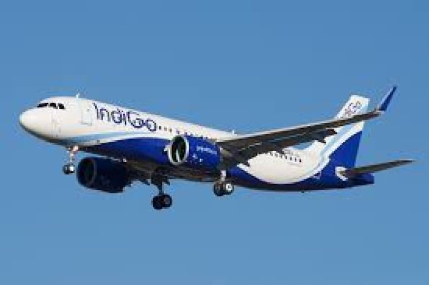 IndiGo क्रू की कमी से 70+ उड़ानें रद्द: इंदौर समेत देश भर में व्यापक असर