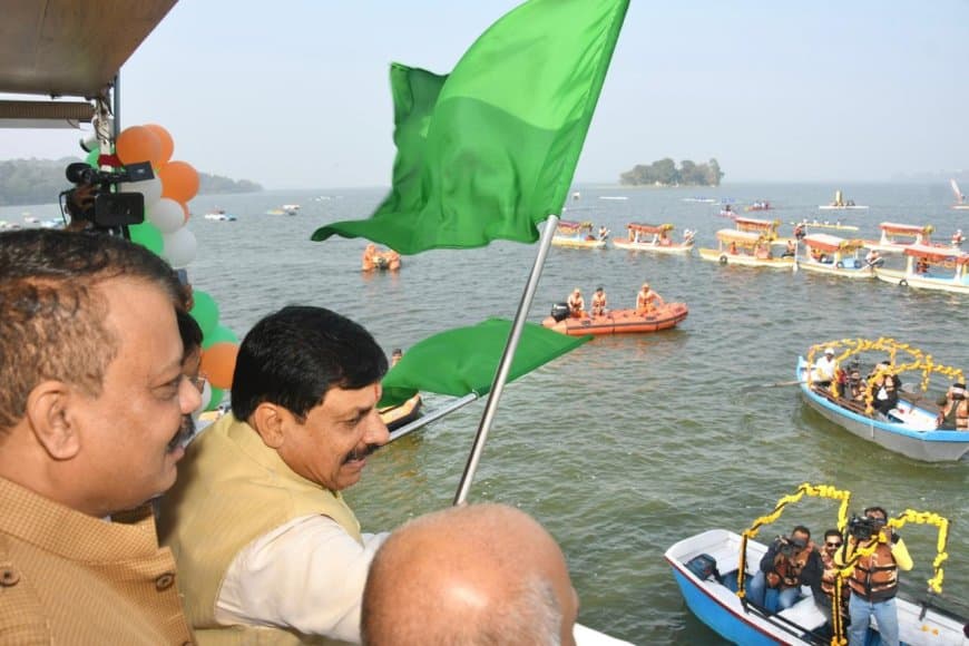 भोपाल के बड़े तालाब में शुरू हुई शिकारा सैर: 20 नए शिकारे लॉन्च, 400 रुपए में मिलेगा डल झील जैसा अनुभव