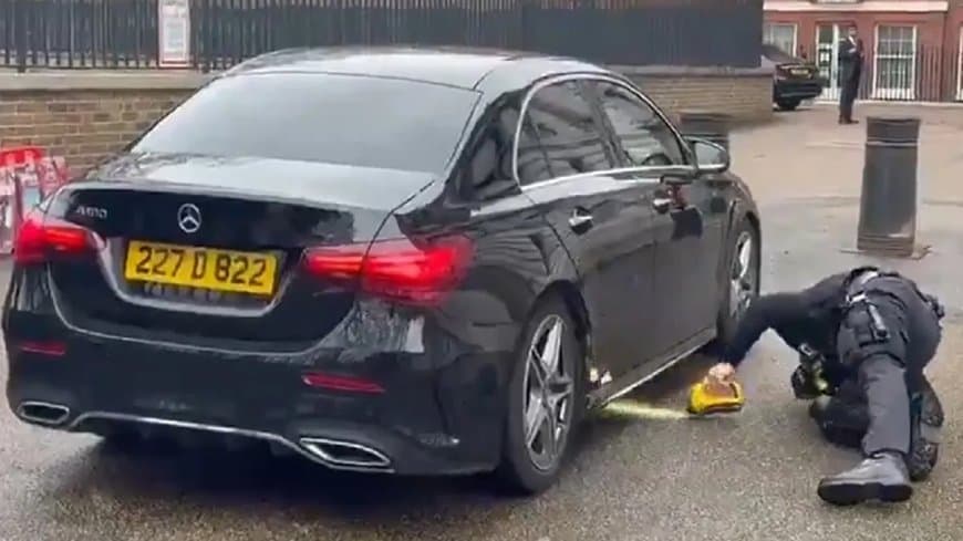 लंदन में पाकिस्तानी गृहमंत्री मोहसिन नकवी की गाड़ी रोकी गई, ब्रिटिश पुलिस ने ली कड़ी तलाशी