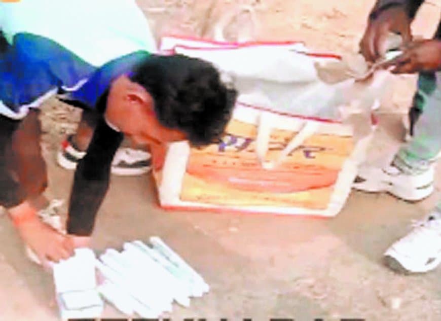 रीवा में विस्फोटक तस्करी का भंडाफोड़: डभौरा पुलिस ने महिला-पुरुष को 400 डेटोनेटर के साथ किया गिरफ्तार