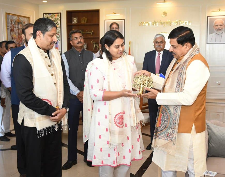 सीएम से मिलीं मंत्री... एमपी के खेल मॉडल को अपनाएगा बिहार