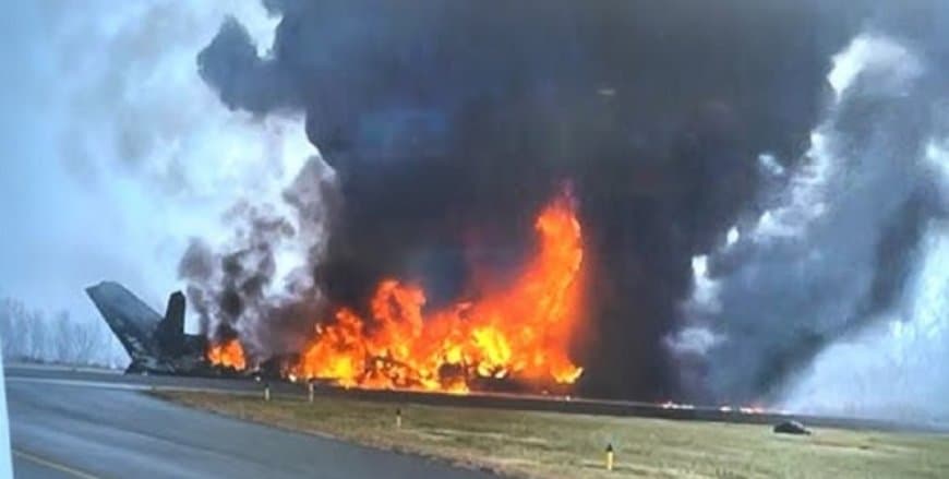 अमेरिका... लैंडिंग के दौरान प्लेन क्रैश... छह लोग थे सवार, सभी की मौत