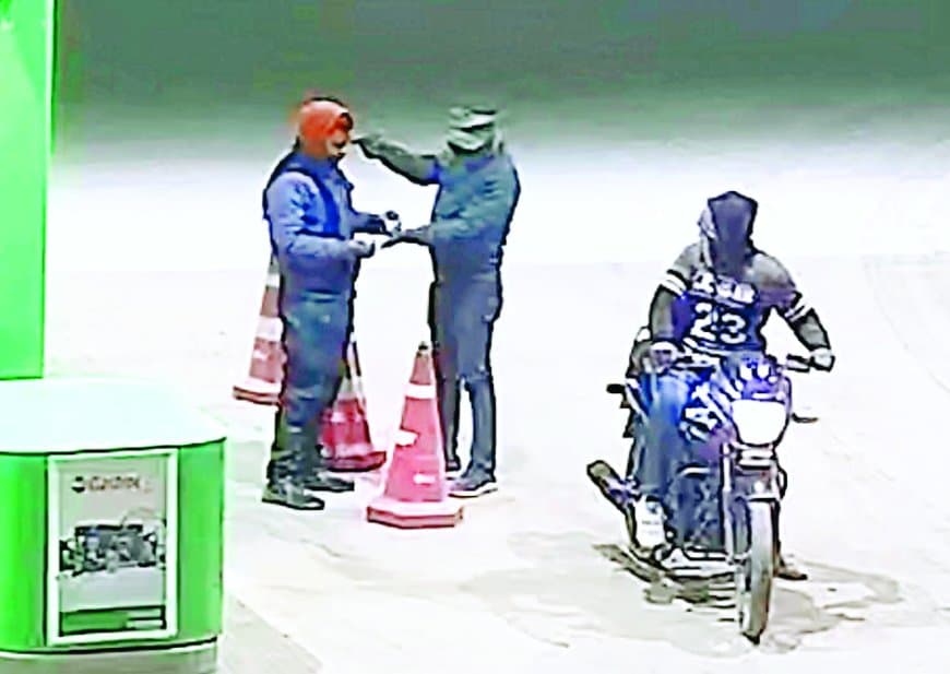 पेट्रोल पंप में गन प्वाइंट पर लूट, रेस्टोरेंट में हवाई फायरिंग—रीवा में बाइकर्स गैंग का आतंक, कानून व्यवस्था पर उठे सवाल