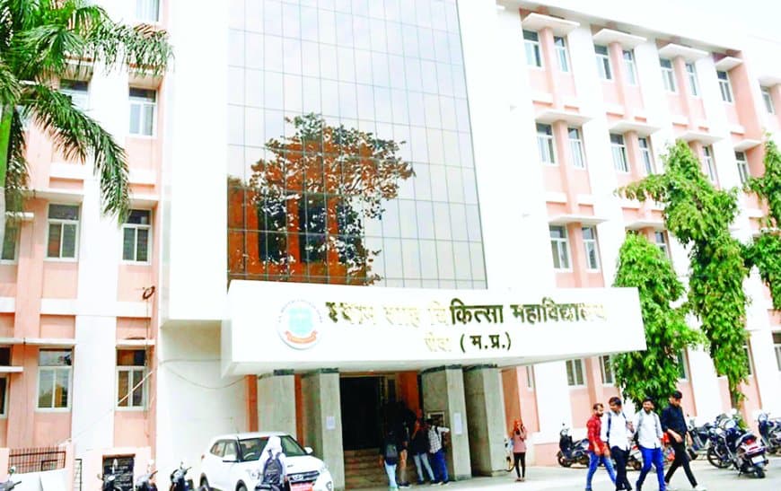 श्याम शाह मेडिकल कॉलेज में फिर उठा विवाद, गायनी विभाग की विवादित एचओडी को डीन ने एमडीआरयू का नोडल अधिकारी बनाया, गुपचुप जारी हुआ आदेश