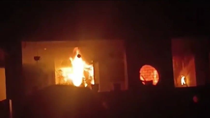 पश्चिम बंगाल... घर में लगी आग... एक ही परिवार के चार लोग जिंदा जले