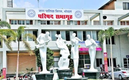 भोपाल... 2021 में बुक कराया फ्लैट, अब तक नहीं मिला... निगम पर पेनाल्टी