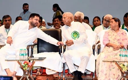 जमीन के बदले नौकरी केस... लालू परिवार को झटका, 41 दोषी करार 