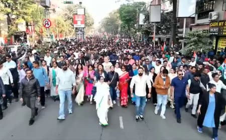 ममता बनर्जी और ED के बीच 'हाई-वोल्टेज' ड्रामा: आई-पैक (I-PAC) रेड के बाद बंगाल में संवैधानिक संकट!