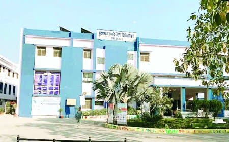 जिला अस्पताल में बैट्री चोरी से ऑपरेशन ठप, मरीज इंतजार में, पुलिस जांच में जुटी