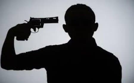 रीवा: प्रॉपर्टी डीलर ने खुद को मारी गोली, पोखरी टोला में मची सनसनी, हालत गंभीर