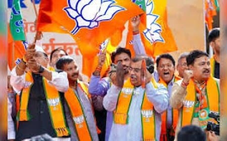 महाराष्ट्र निकाय चुनाव परिणाम 2026: 29 में से 23 निगमों में भाजपा गठबंधन की जीत, बीएमसी में भी बहुमत के करीब 'महायुति'