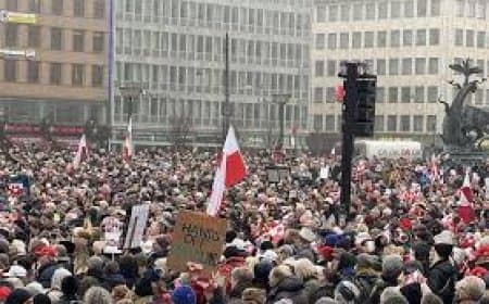 ग्रीनलैंड में ट्रंप के खिलाफ महा-आंदोलन: 'बिकाऊ नहीं है हमारा देश' के लगे नारे